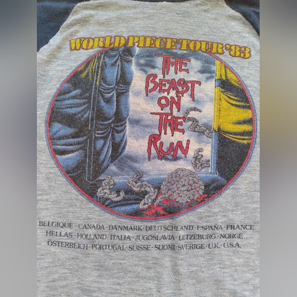 Vintage Iron Maiden 1983 World Piece Tour "The Beast On The Run" Official Shirt. - Picture 7 of 10